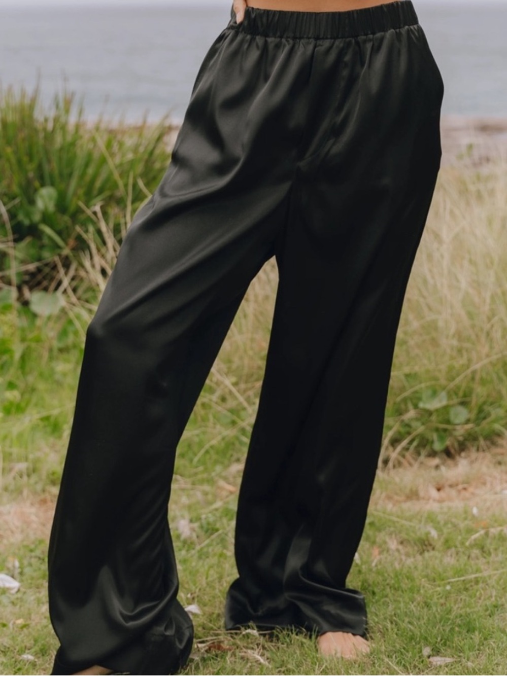 Daily Drills resort pants S Wide leg satin Pull on pants Black with pockets EUC